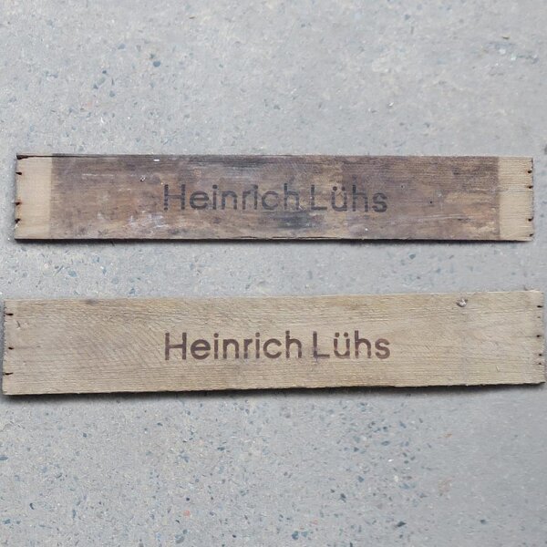 Kistenbretter / alt-gebraucht / ca.49x7-9x0,7-0,9 cm / Heinrich Lühs
